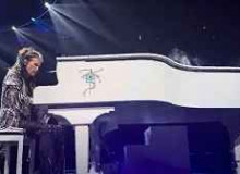 Фортепиано Steven Tyler продано на аукционе